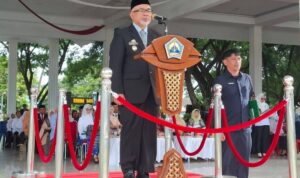 Wabup Bantaeng Pimpin Upacara HAB Ke-80 Sekaligus Menyematkan Tanda Kehormatan Satyalancana pada ASN Kemenag